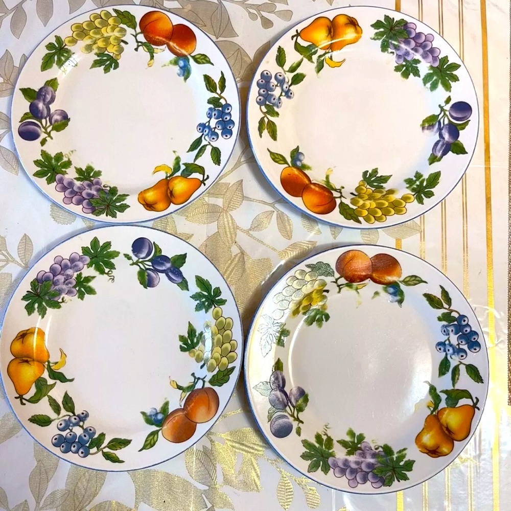 Tabletops Unlimited Stoneware "Essence" Set Of 4 Salad Plates Fruit Size  7.5”
